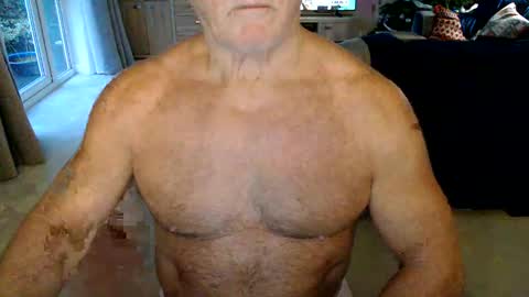 Snapshot of gymguyuk28 chatting on December 17, 2024, 3:49 pm Gymguy online show from December 17, 2024, 3:49 pm