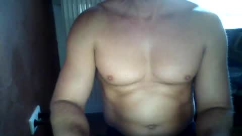 Snapshot of gymxxx_ chatting on January 19, 2025, 11:45 am gymxxx_ online show from January 19, 2025, 11:45 am