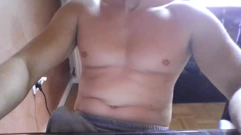 Snapshot of gymxxx_ chatting on May 31, 2026, 8:54 am gymxxx_ online show from May 31, 2026, 8:54 am