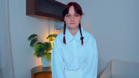 Snapshot of h0lyangel chatting on September 12, 2025, 7:03 pm Kelly Lilly online show from September 12, 2025, 7:03 pm