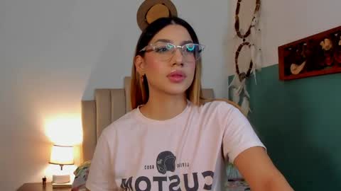 Snapshot of h3y_mia3 chatting on June 6, 2026, 7:40 pm Paulina online show from June 6, 2026, 7:40 pm