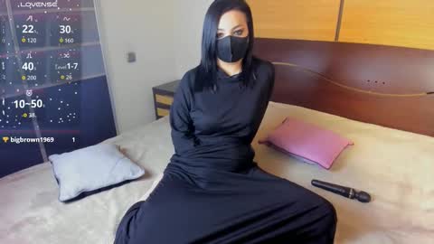 Linda online show from September 17, 2025, 2:46 am