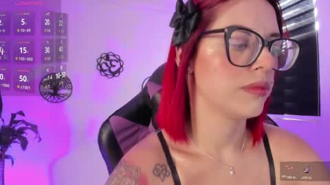 Hailee online show from April 13, 2026, 3:28 pm