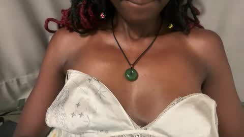 hailey_26 online show from November 13, 2025, 4:06 pm