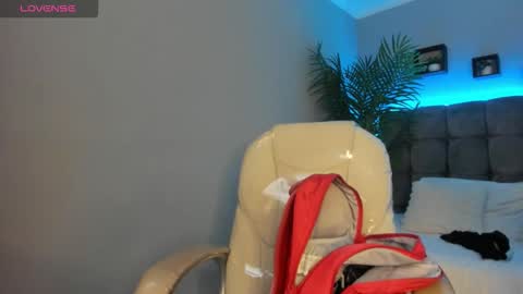 Snapshot of hailey_bieber_ chatting on February 16, 2026, 8:49 pm hailey_bieber_ online show from February 16, 2026, 8:49 pm