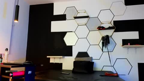 haileycat_ online show from February 21, 2025, 5:46 am