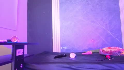 haileycat_ online show from February 5, 2026, 1:43 am