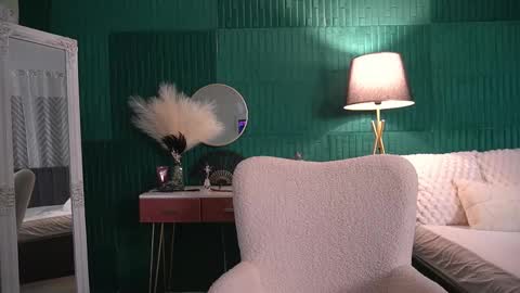 Hailey online show from February 19, 2026, 4:30 am