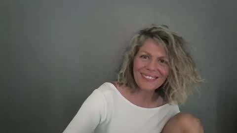 Hailey online show from March 23, 2026, 8:35 pm