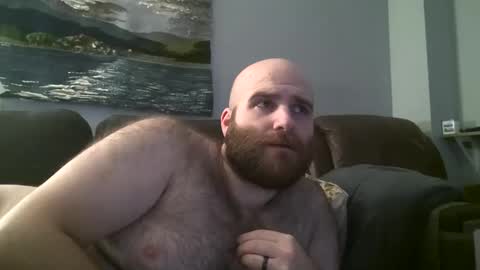 Snapshot of hairiestbear chatting on January 26, 2025, 4:09 am Hairiest Bear online show from January 26, 2025, 4:09 am