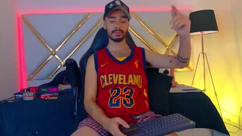 H A I R Y D I A M O N D online show from October 27, 2025, 7:07 pm