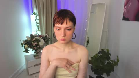 hairy_queeen online show from October 1, 2025, 1:17 pm