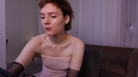 hairy_queeen online show from October 6, 2025, 3:53 pm