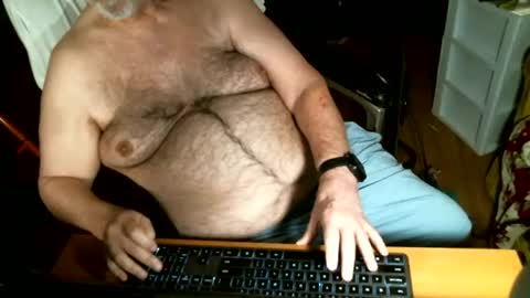Snapshot of hairybear813 chatting on June 29, 2026, 2:06 pm hairybear813 online show from June 29, 2026, 2:06 pm