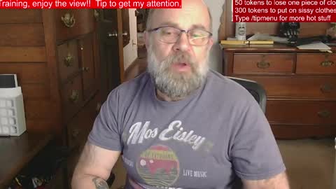 Snapshot of hairydaddybear69 chatting on May 1, 2026, 1:59 pm HairyDaddyBear69 online show from May 1, 2026, 1:59 pm