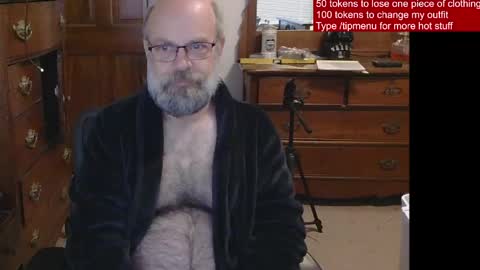 Snapshot of hairydaddybear69 chatting on May 5, 2026, 11:40 am HairyDaddyBear69 online show from May 5, 2026, 11:40 am