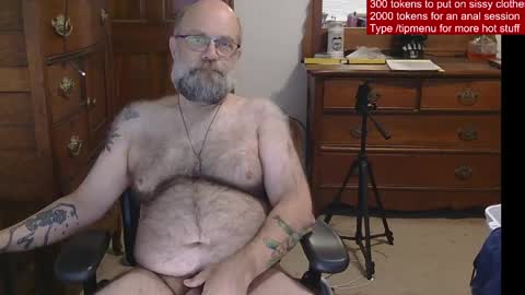 Snapshot of hairydaddybear69 chatting on May 11, 2026, 12:44 pm HairyDaddyBear69 online show from May 11, 2026, 12:44 pm