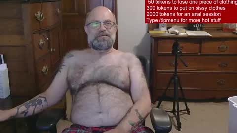 Snapshot of hairydaddybear69 chatting on May 15, 2026, 1:56 am HairyDaddyBear69 online show from May 15, 2026, 1:56 am