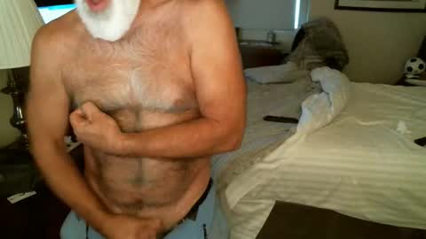 Hairy pecs online show from April 17, 2026, 9:18 pm