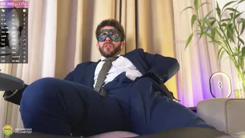 Snapshot of hairyxlmaster chatting on March 11, 2025, 2:10 am CASHMASTER CARLO online show from March 11, 2025, 2:10 am