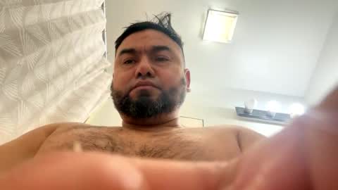 halebb online show from November 21, 2025, 10:30 pm