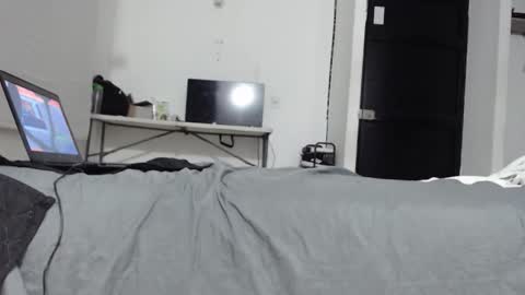 Snapshot of halfenaked17 chatting on November 18, 2025, 11:48 pm halfenaked17 online show from November 18, 2025, 11:48 pm