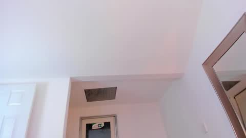 Halie  online show from October 22, 2025, 12:33 am