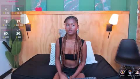 Halley Lorens online show from November 10, 2025, 8:08 pm