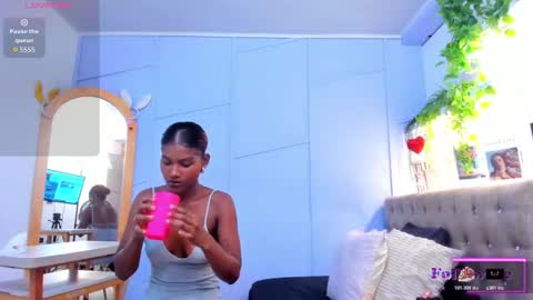 Halley Lorens online show from February 9, 2026, 7:51 pm