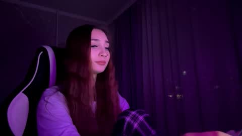 Holly online show from November 1, 2025, 1:46 pm