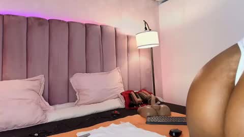  Hally Bans  online show from February 5, 2025, 6:59 pm