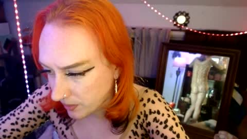 Snapshot of halovalentine chatting on June 18, 2026, 2:12 am halovalentine online show from June 18, 2026, 2:12 am