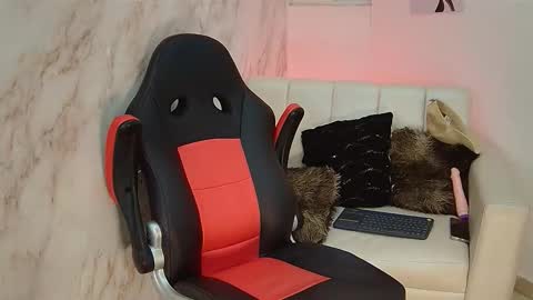 Hamsel  online show from March 17, 2026, 7:39 pm