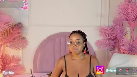 Snapshot of hanaahquinn chatting on April 23, 2026, 11:31 am hanaahquinn online show from April 23, 2026, 11:31 am