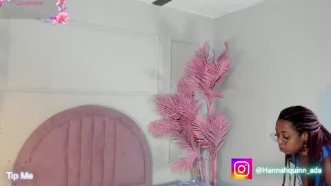 Snapshot of hanaahquinn chatting on April 25, 2026, 11:35 am hanaahquinn online show from April 25, 2026, 11:35 am