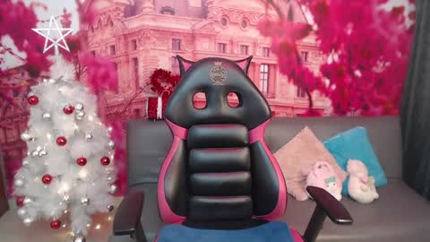 Hanaku  online show from December 18, 2024, 5:10 pm