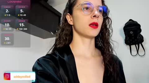 hanasleep online show from September 14, 2025, 7:13 pm