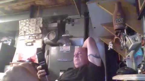Snapshot of handiemanhere chatting on June 8, 2026, 2:01 am naked man online show from June 8, 2026, 2:01 am