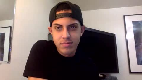 handsome01_ online show from January 16, 2026, 1:42 am