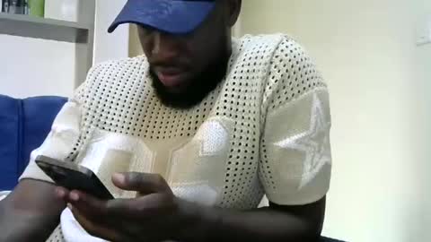 handsome king online show from March 8, 2025, 1:03 pm