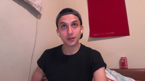 handsomeboy093 online show from March 5, 2025, 6:12 am