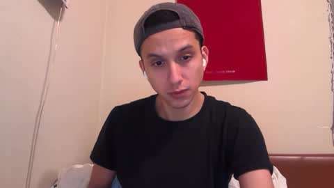 handsomeboy093 online show from March 5, 2025, 9:27 am