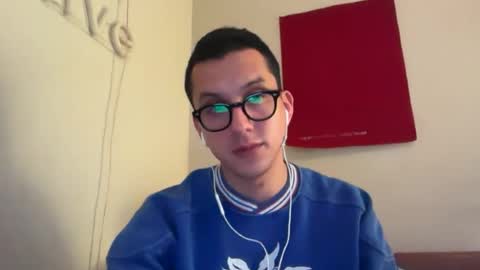 handsomeboy093 online show from May 11, 2026, 7:14 am