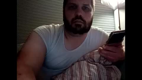 Snapshot of handsomedaddy198923 chatting on October 1, 2025, 7:25 am handsomedaddy198923 online show from October 1, 2025, 7:25 am