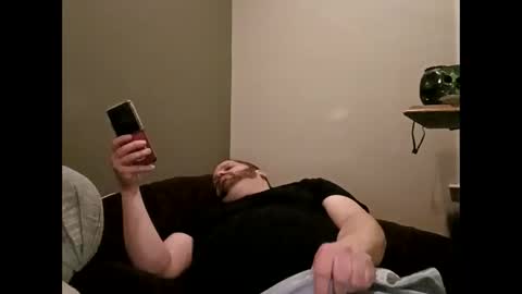 Handsomedaddy198923 online show from April 13, 2026, 4:40 am