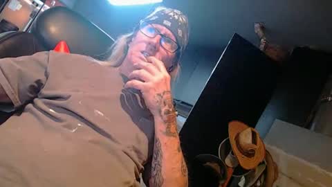 Snapshot of handystud33 chatting on March 4, 2026, 7:36 am handystud33 online show from March 4, 2026, 7:36 am
