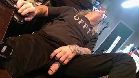 Snapshot of handystud33 chatting on March 5, 2026, 9:27 am handystud33 online show from March 5, 2026, 9:27 am