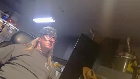 Snapshot of handystud33 chatting on March 15, 2026, 4:07 am handystud33 online show from March 15, 2026, 4:07 am