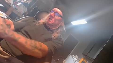 Snapshot of handystud33 chatting on April 1, 2026, 10:38 am handystud33 online show from April 1, 2026, 10:38 am