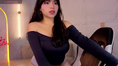 Snapshot of hani_amber_tx chatting on July 15, 2026, 12:43 pm Follow me.. Live 730 to 1400 online show from July 15, 2026, 12:43 pm